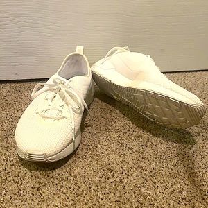 Women’s White Nike Shoes